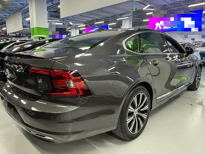 Фото 4 - Volvo S90