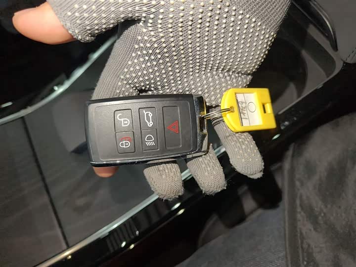 Фото 9 - Land Rover Range Rover Evoque L