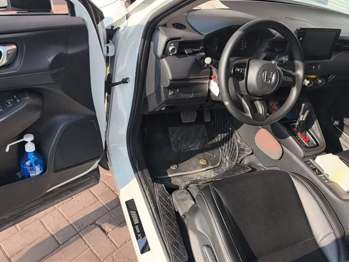 Фото 7 - Honda Vezel