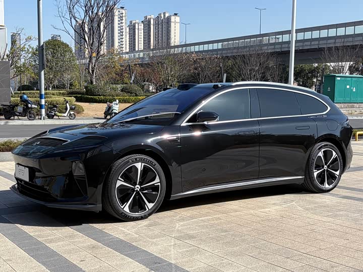 Фото 1 - Nio ET5T