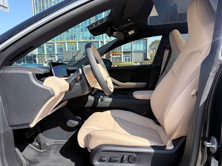 Фото 8 - Nio ET5T