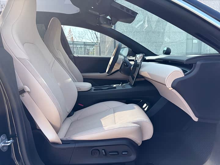 Фото 9 - Nio ET5T