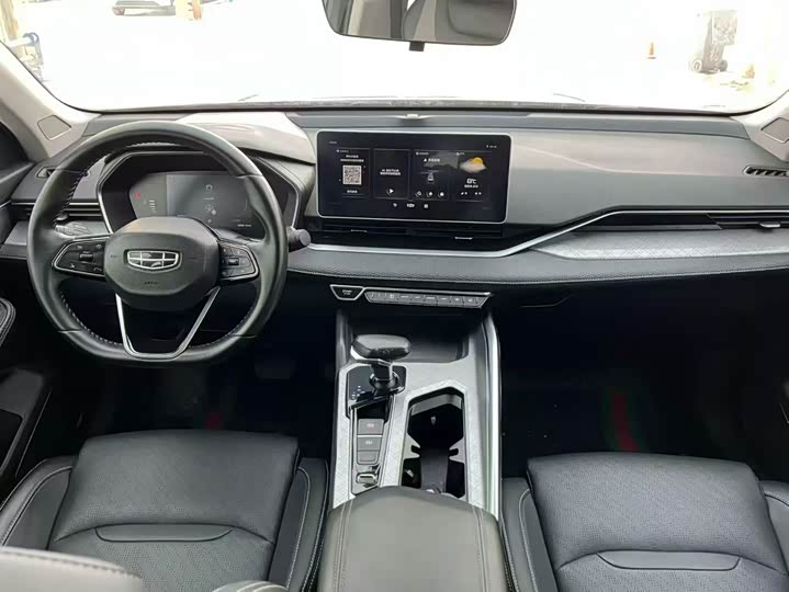 Фото 3 - Geely Preface