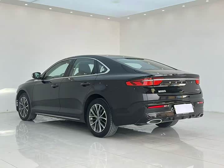 Фото 8 - Geely Preface