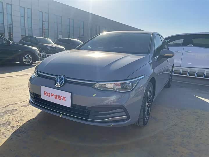 Фото 1 - Volkswagen Golf