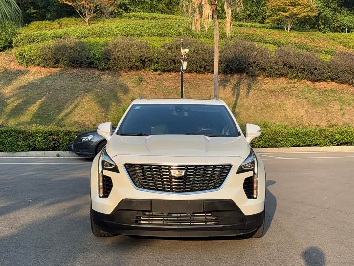 Фото 2 - Cadillac XT4