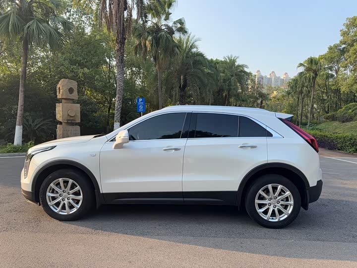 Фото 4 - Cadillac XT4