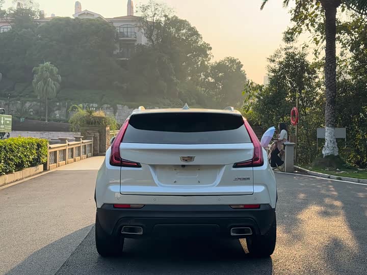 Фото 6 - Cadillac XT4