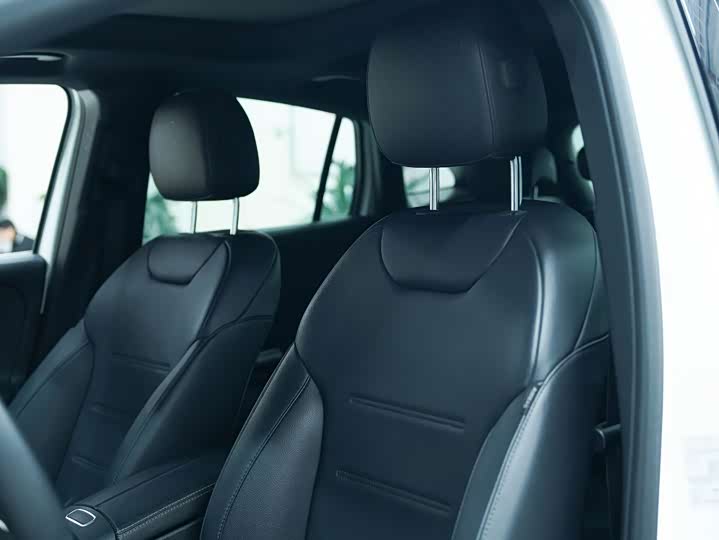 Фото 9 - Mercedes-Benz GLA-Class