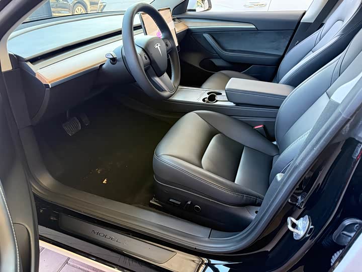 Фото 5 - Tesla Model 3