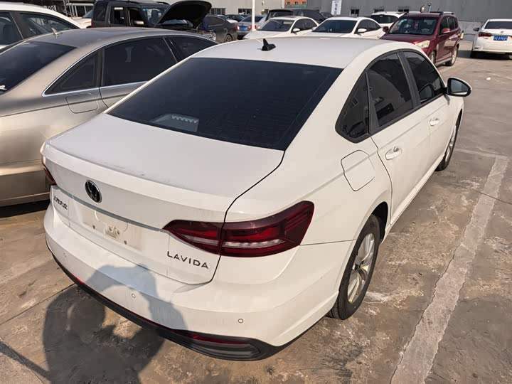 Фото 4 - Volkswagen Lavida