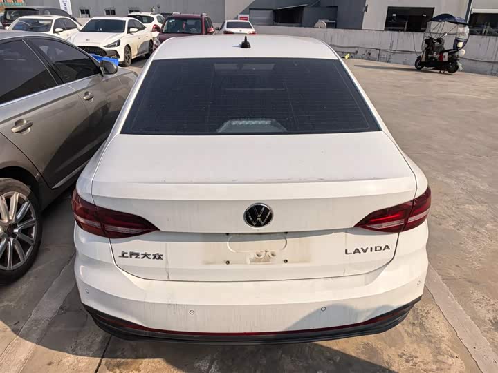 Фото 5 - Volkswagen Lavida