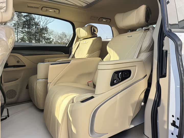 Фото 6 - Buick GL8 Hybrid