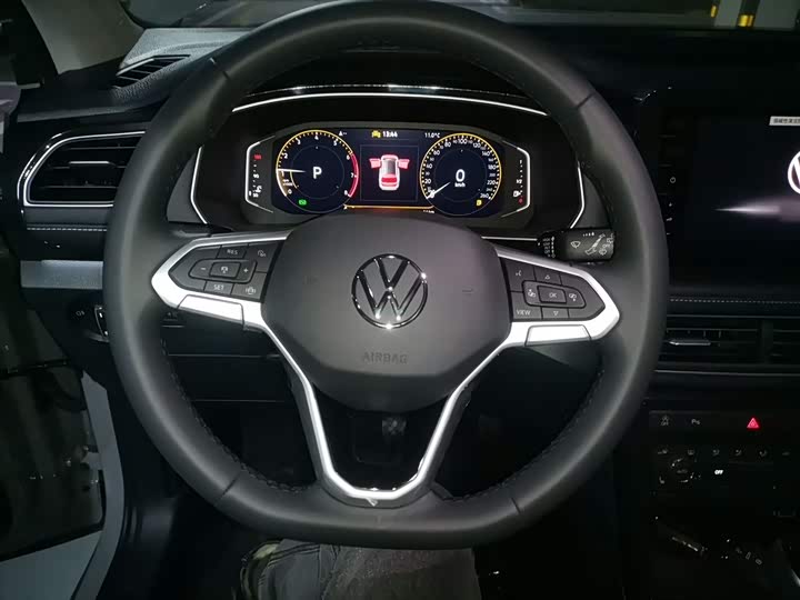 Фото 3 - Volkswagen Tharu