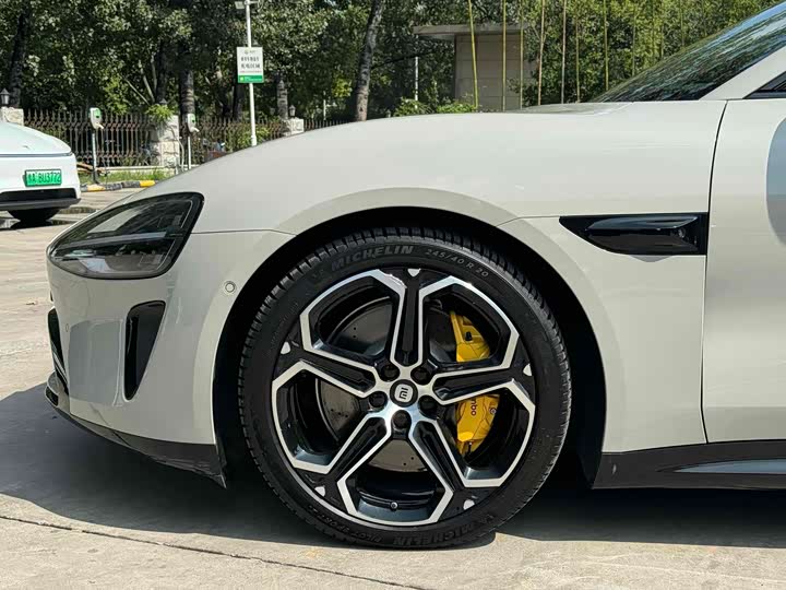 Фото 4 - Xiaomi SU7