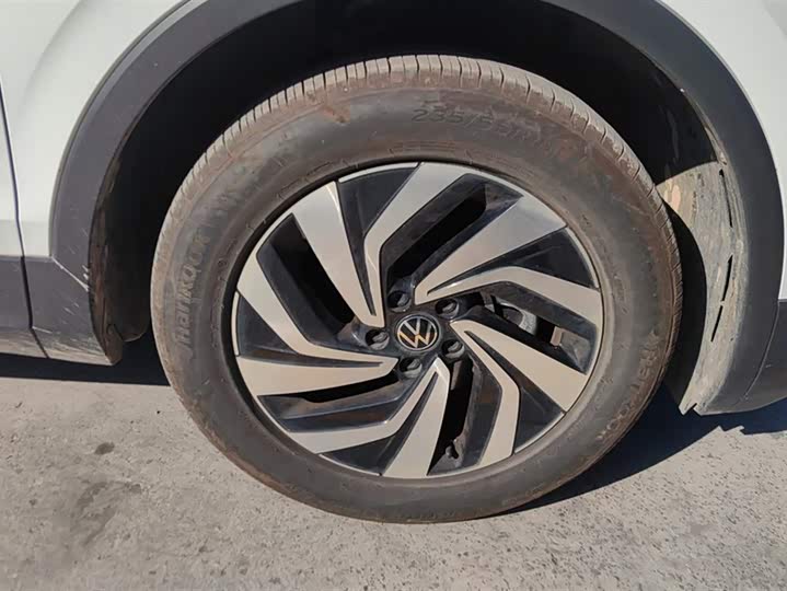 Фото 6 - Volkswagen Tiguan L Pro