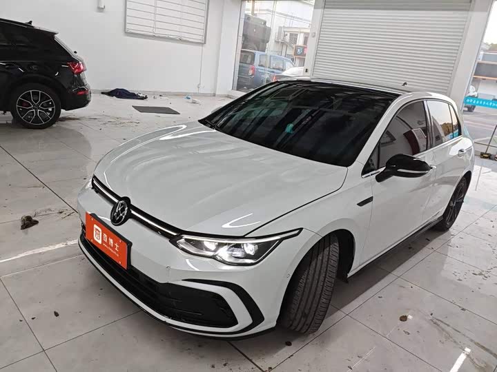 Фото 1 - Volkswagen Golf