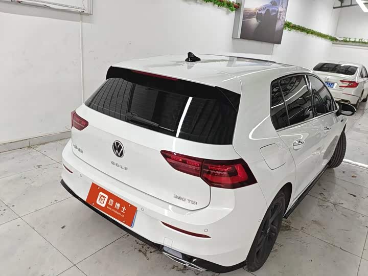 Фото 4 - Volkswagen Golf