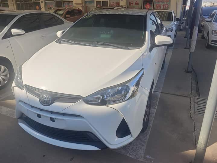 Фото 1 - Toyota Yaris L