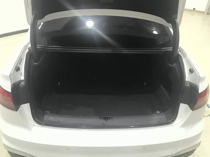 Фото 4 - Audi A4L