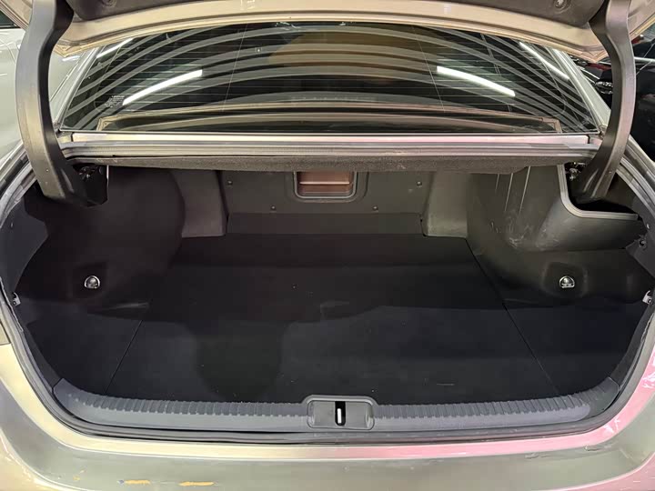 Фото 8 - Lexus ES