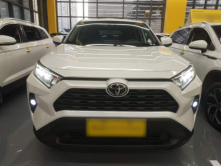 Фото 3 - Toyota RAV4