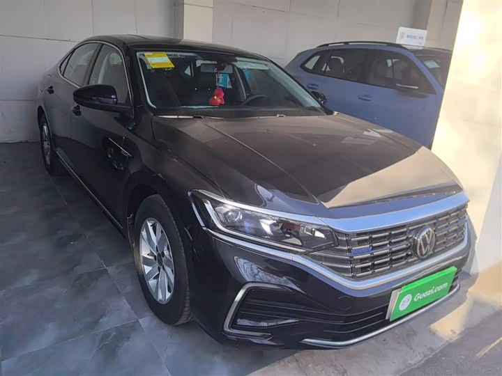 Фото 4 - Volkswagen Passat Hybrid