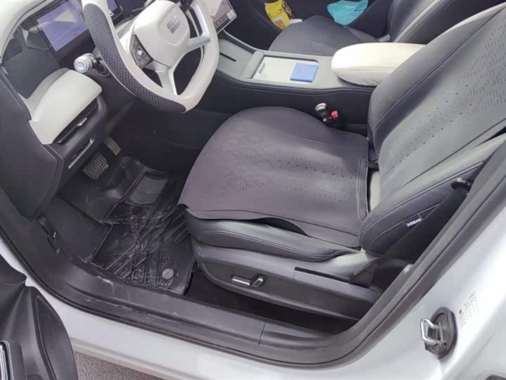 Фото 9 - Geely Galaxy L7