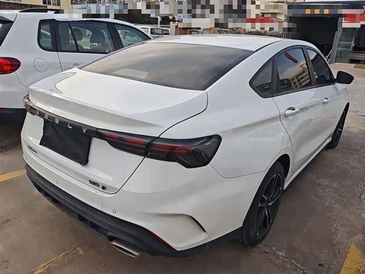 Фото 7 - Geely Binrui