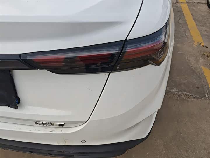 Фото 8 - Geely Binrui