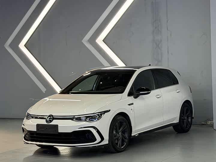 Фото 1 - Volkswagen Golf