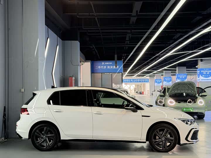 Фото 4 - Volkswagen Golf