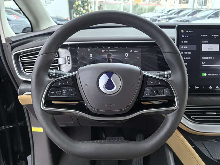 Фото 5 - Denza D9