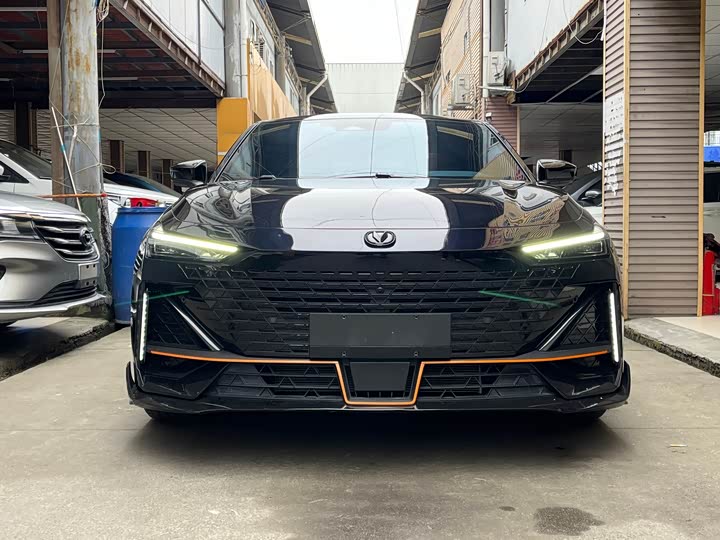 Фото 2 - Changan UNI-V