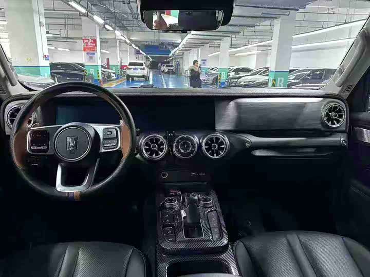 Фото 4 - Tank 300