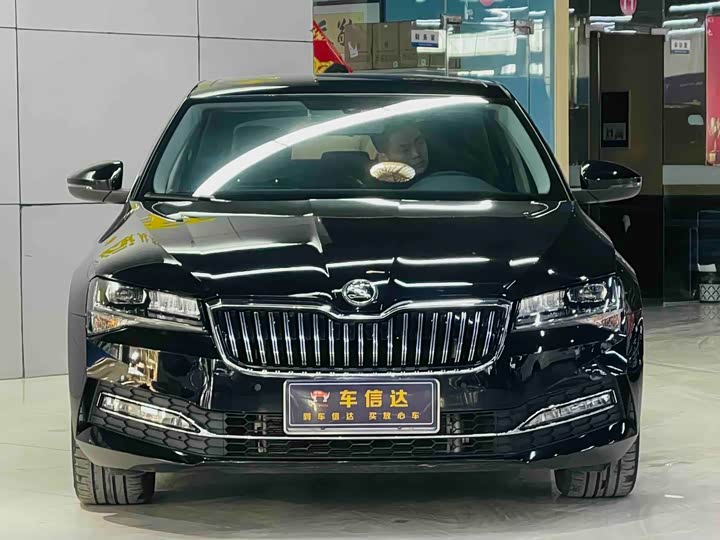 Фото 2 - Skoda Superb