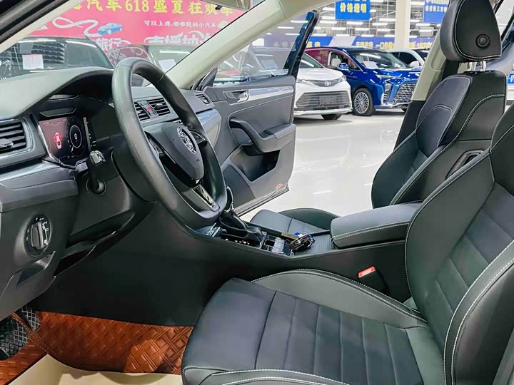 Фото 6 - Skoda Superb