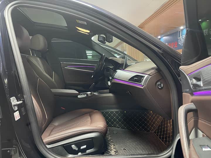 Фото 5 - BMW 5 Series