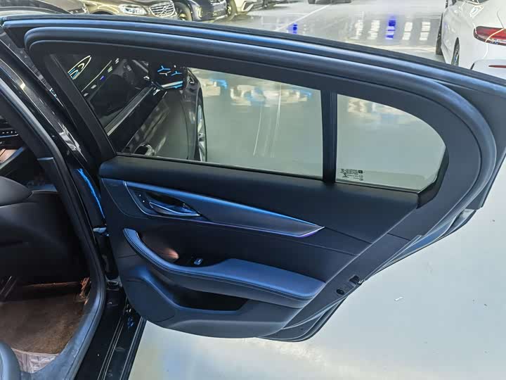 Фото 8 - Cadillac CT5