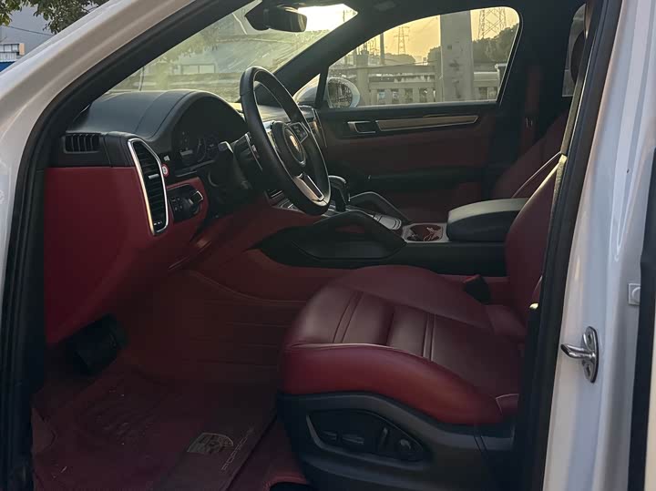 Фото 9 - Porsche Cayenne