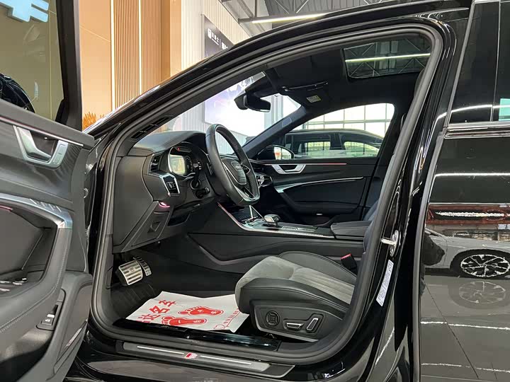 Фото 4 - Audi A6L