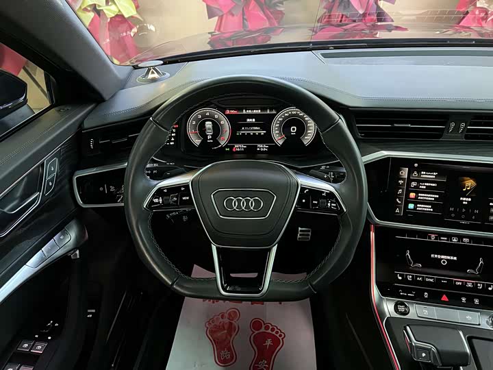 Фото 8 - Audi A6L