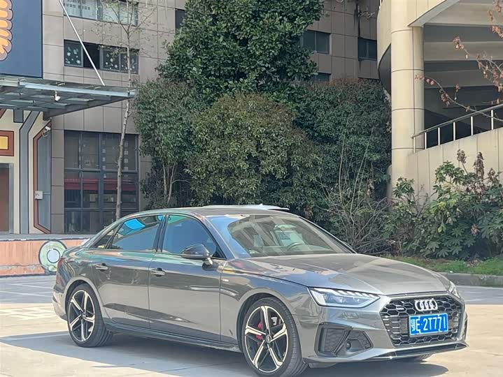 Фото 3 - Audi A4L