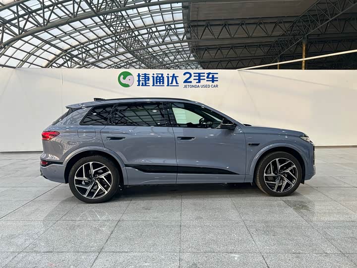 Фото 5 - Audi Q6L e-tron