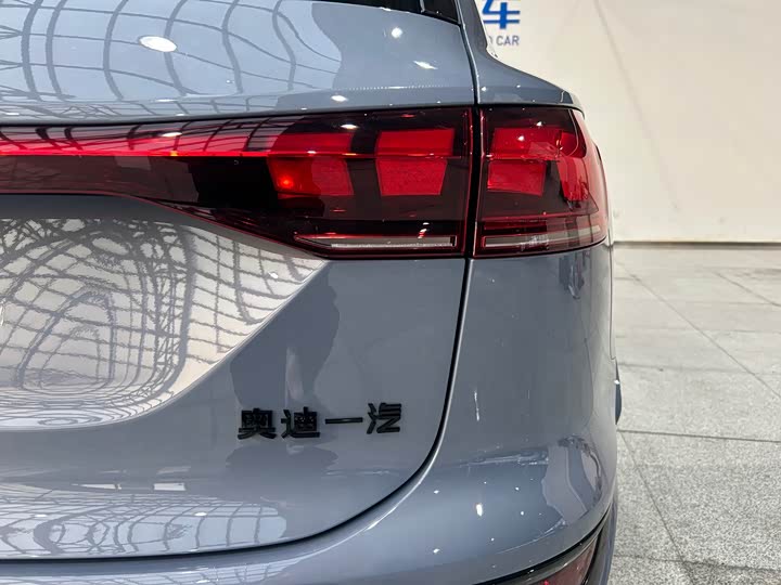 Фото 9 - Audi Q6L e-tron