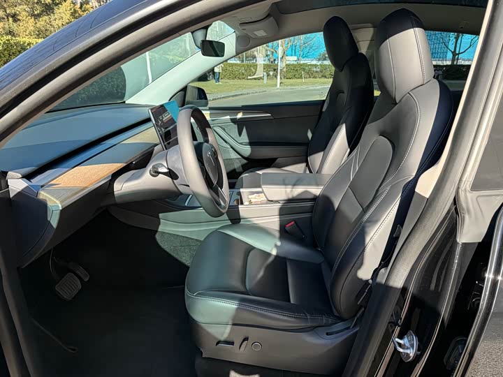 Фото 8 - Tesla Model Y