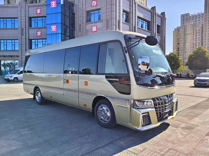 Фото 2 - Toyota Coaster