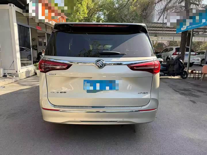 Фото 8 - Buick GL8 ES