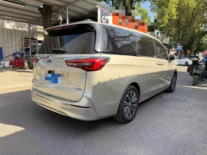 Фото 9 - Buick GL8 ES