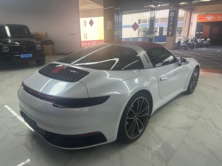 Фото 4 - Porsche 911